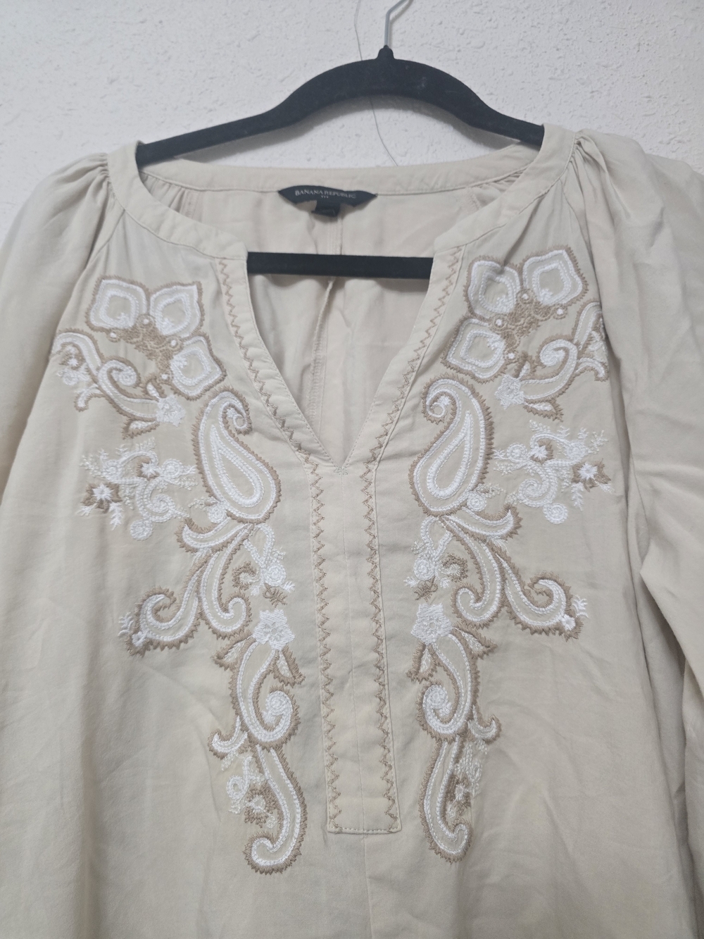 Banana Republic Cream Embroidered Long-Sleeve Shift Dress - Picture 2 of 6